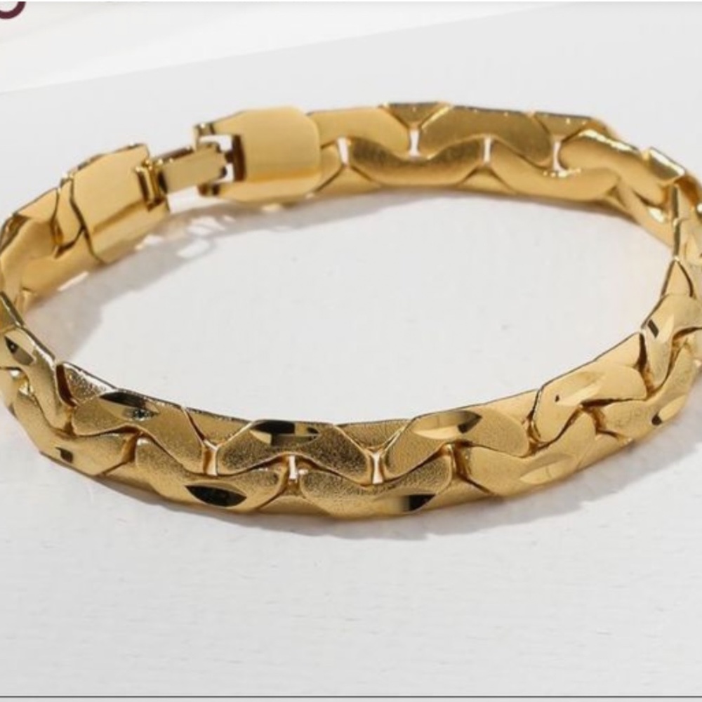 New Vanessa Mooney the barb bracelet gold